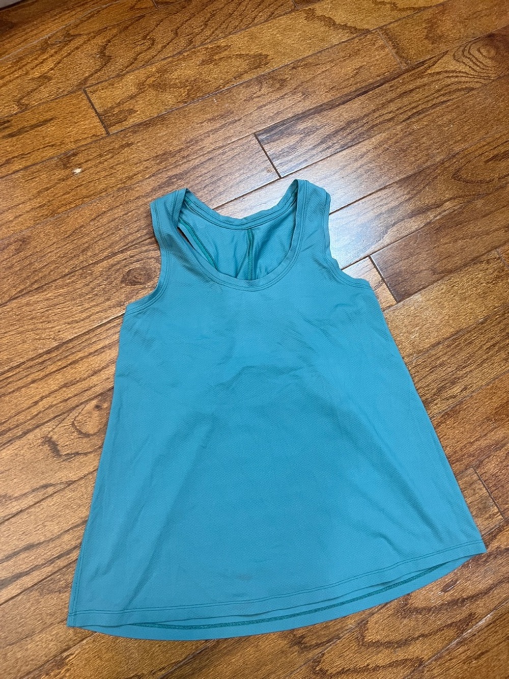 42. Lululemon green tank SIZE 4 Training abrasion resistant